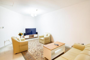 Lovely 2-Bedroom Vacation Home with Pool